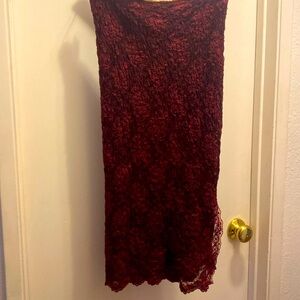 Ann Ferriday burgundy lace stretchy skirt